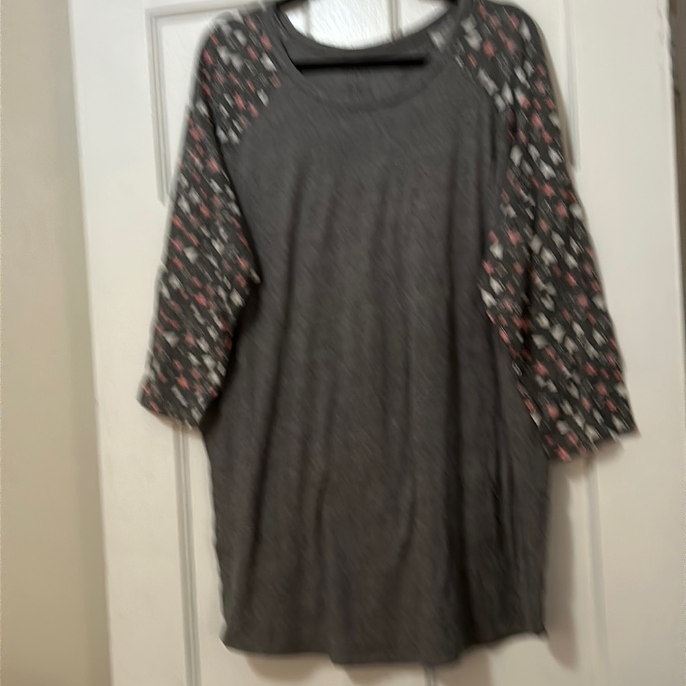 Torrid size 4 baseball tee—NWOT